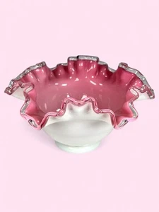 Fenton Schale Bonboniere weiß Milchglas rosa ummanteltes Glas silber Wappen gerafft - Bild 1 von 6