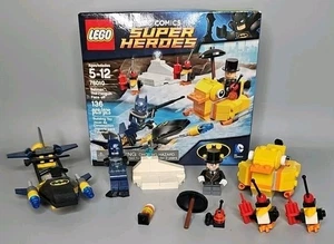 2014 LEGO DC Batman 76010 Batman & The Penguin Face Off Building Set NO MANUAL - Picture 1 of 8