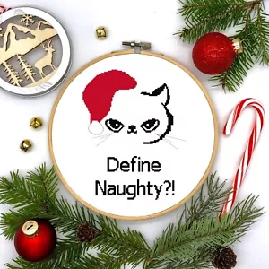 Gato negro navideño define el patrón de punto de cruz de Naughty Count - Imagen 1 de 3