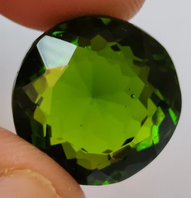 AAA+++ Green Peridot 16.55 CT Round Cut Loose Gemstone Ring for Gift Women - Image 1 of 4