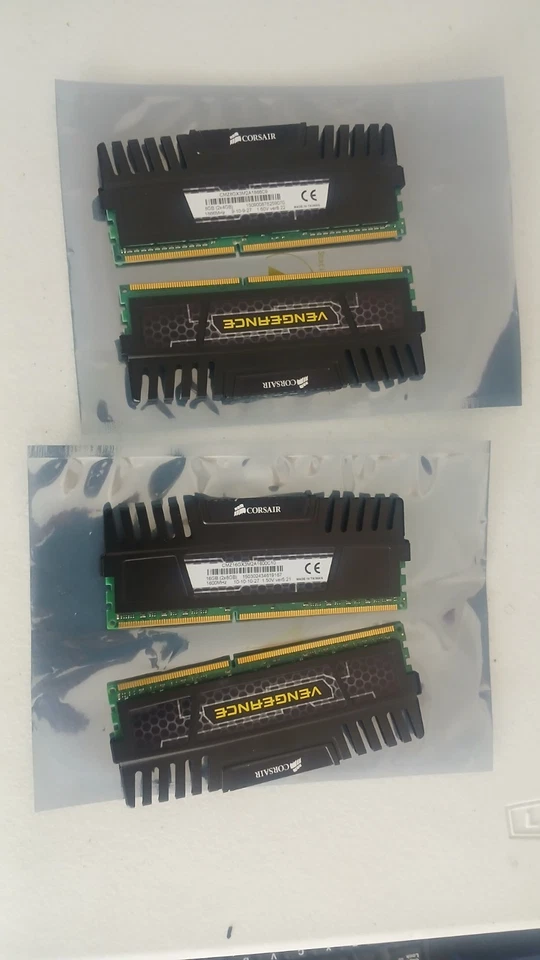 Corsair Vengeance 4GB DDR3-1600MHZ PC3-12800 (4x4gb) - Image 1 of 1