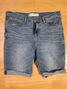 Levi Strauss Signature Gold Mid-rise Bermuda Shorts Size 14 /W32 Blue - Picture 1 of 7
