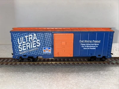 Permatex Ultra Series Gastet Maker HO 40’ Boxcar, All Steps, Couplers - Image 1 of 4