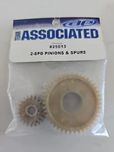 Team Associated 25013 - 2 Speed - Pinions & Spurs - Plastic Tan - Vintage - NOS - Picture 1 of 1