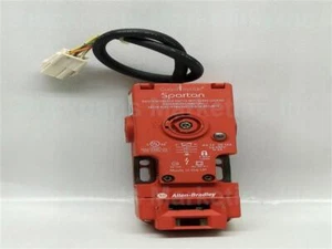 Allen-Bradley Guard Master Spartan 440G-S36001 SER A Safety Interlock Switch 24V - Picture 1 of 13