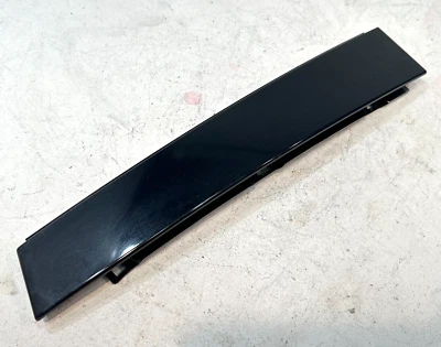 12-18 VOLKSWAGEN PASSAT SE PUERTA TRASERA DERECHA VENTANA B PILAR APLIQUE MOLDURA OEM Foto 1 de 4