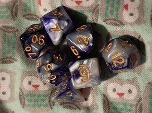 ~ Beautiful Gaming Dice Set of 7 D&D D and D Dice Purple/White Swirl Gold DND - Picture 1 of 2