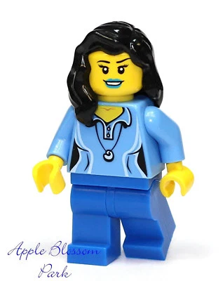 NUEVO Lego City MINIFIGURA FEMENINA Niña con Torso Azul Medio y Lápiz Labial Labios y Cabello Negro Foto 1 de 3