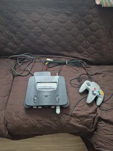 Nintendo 64 con todos los cables y 1 mando. FUNCIONAMIENTO PROBADO - Imagen 1 de 9