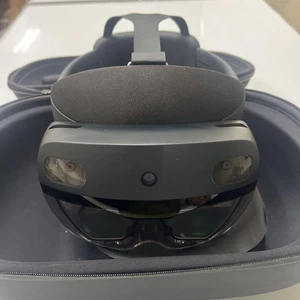 Microsoft HoloLens 2 Smart Glasses VR Headset Device From JPN w/ Case Tested #2 - Picture 1 of 6