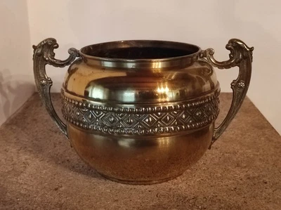 Joli et ancien cache - pot en laiton forme boule avec anses têtes de lions - Photo 1/4