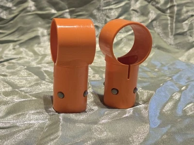 Juego de 2 conectores de tubería Playskool Pipeworks NARANJA PINZAS de colección piezas OEM Foto 1 de 4