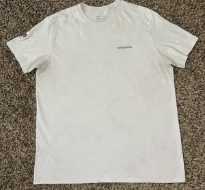 Patagonia Herren LG (Damen XL) 22” x 28” Fitz Roy Icon Responsibili T-Shirt - Bild 1 von 9