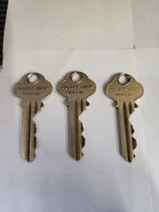 Folger Adam Vintage Key Small - Picture 1 of 2