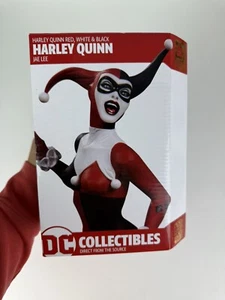 NEW IN BOX! HARLEY QUINN RED WHITE & BLACK STATUE BY JAE LEE - Picture 1 of 4