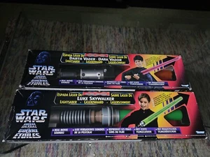 STAR WARS LUKE SKYWALKER /DARTH VADOR LIGHTSABERS X2 – BOXED -1995 KENNER Unused - Picture 1 of 24