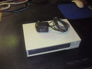 VGA Separator VS-104 Video/Monitor 1 Input to 4 Output Splitter - Picture 1 of 4