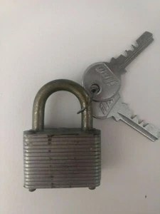 Vintage ILCO 88mm Padlock With Two Keys - Picture 1 of 4