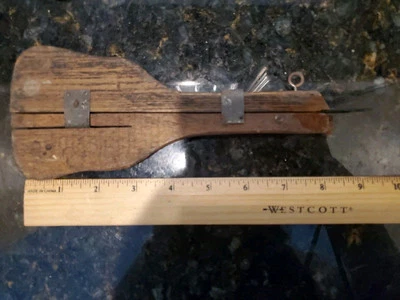 Wood Rag Rug Shuttle & Hook Craft Tool  Push Pull Punch Stitcher 9.5" x 3.5" EUC - Image 1 of 4