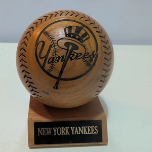 GBOW GFG, INC. Serie Mundial NY Yankees Madera Souvenir Coleccionable Béisbol Raro  - Imagen 1 de 5