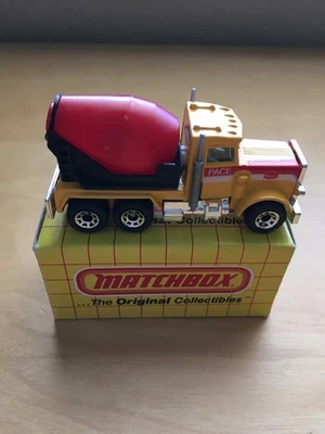 MATCHBOX INTERNATIONAL NO.19 G VINTAGE PETERBILT CEMENT TRUCK IN BOX - Image 1 of 4