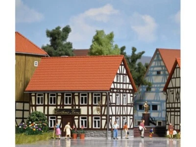 BUSCH 1532 HO scale 1/87 Rural Half-Timbered Inn - Image 1 of 4