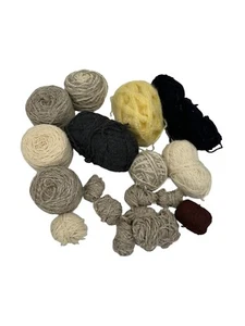 Lote de hilo de lana vintage - 18 madejas/bolas, 2 libras nuevo y usado, tonos naturales neutros - Imagen 1 de 8