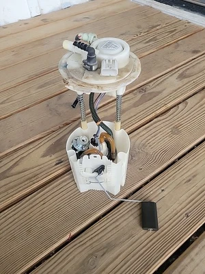 2013-2016 DODGE DART conjunto de bomba de combustível tanque montado 2,0L - Imagem 1 de 4