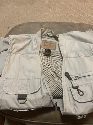 Eddie Bauer Outdoor Outfitters Hunting Vest  Great Condition Vented - Image 1 of 4