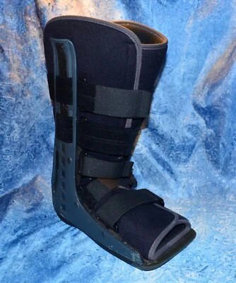 Donjoy Maxtrax Walker Brace Walking Boot ADULT SIZE Large - Image 1 of 4