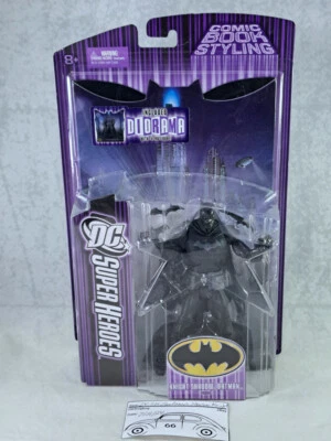 Mattel DC Superheroes Batman Knight Shadow ** Como nuevo en tarjeta ** Clásicos del universo Foto 1 de 2