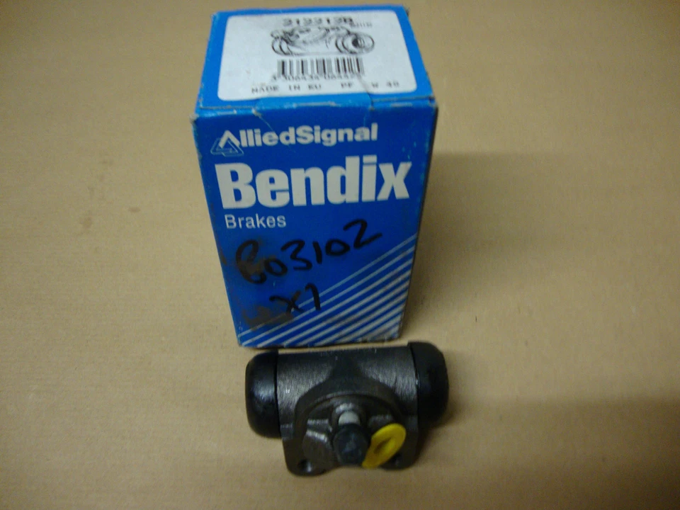 Volvo 440/460/480 1987on  Bendix 212212B R/H Rear Wheel Cylinder   - Image 1 of 1