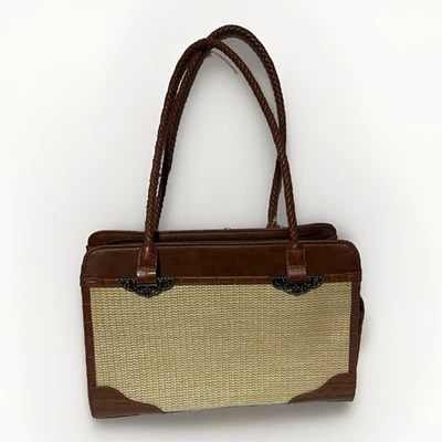 Cartera tejida clásica para mujer Bueno marrón trenzada correas para el hombro detalles plateados Foto 1 de 4