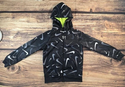 耐克 Dri Fit 男孩 4T 黑色 All Over Swoosh Volt 霓虹口袋拉链连帽夹克  — 第 1/4 张图片