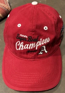 Neu ohne Etikett sehr selten!! NCAA FOOTBALL ARKANSAS RAZORBACKS 2011 SUGAR BOWL CHAMPIONS CAP - Bild 1 von 7