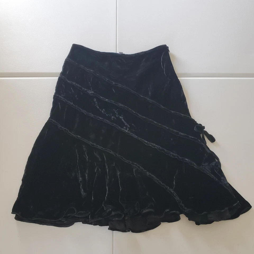 Emanuel Ungaro Skirt Women 6 Black Silk Velvet Asymmetric Ruffle Whimsigoth - Image 1 of 4