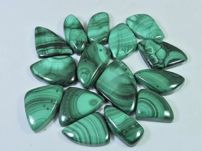 15 piezas de piedras preciosas sueltas de lujo de malaquita verde natural 273 quilates Lote M562 Foto 1 de 4