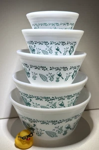 Federal  Glass  Scandinavian / Kitchen Aids Pattern Set Of 5 Nesting Mixing Bowl - Picture 1 of 17