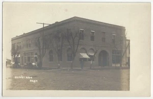 1909 Sunnyside, Washington - FOTO REAL banco y escena callejera - postal vintage - Imagen 1 de 2