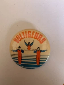 Vintage Metal Pin VOLTIGEURS Gymnastic Team (Quebec FRENCH Rare !) - Picture 1 of 2
