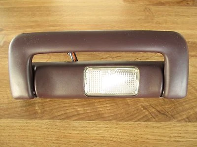 93-96 CADILLAC FLEETWOOD BROUGHAM RH FRONT ROOF DOME LAMP WITH GRAB HANDLE - Image 1 of 2