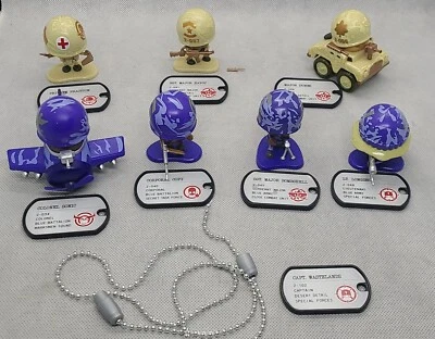 Lote De 7 Impresionantes Pequeños Hombres Verdes Serie 2 con 8 Etiquetas De Perro Ejército Militares Figuras Foto 1 de 4