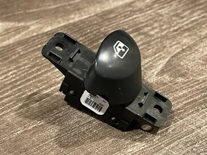 Interruptor de ventana interior del tablero Fiat 500 2012-15 1UG25JDAA usado - Imagen 1 de 4
