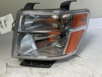 Faro pasajero Nissan NV3500 2012-2021 usado OEM Foto 1 de 4