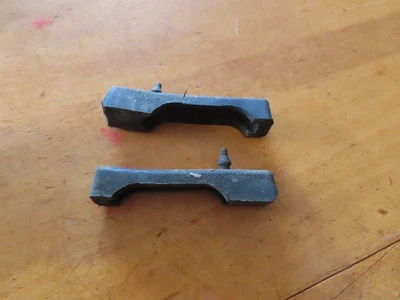 ORIGINAL GM RUBBER RADIATOR SUPPORT BUSHING CUSHION INSOLATOR PAIR OEM - Image 1 of 4