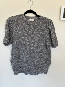 Universal Thread women's gray sweater size M excellent condition - Picture 1 of 3