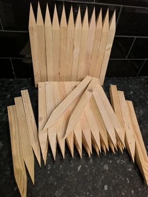 "Estacas cuadradas de madera tratadas a presión de 12"" (300 mm 25 x 25 mm)" Foto 1 de 4