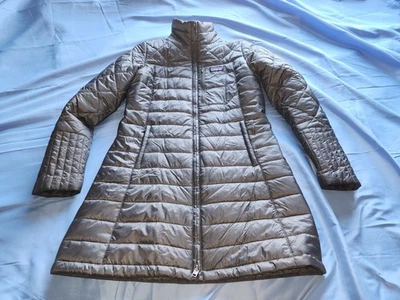 PATAGONIA WOMEN'S REDALIE INSULATED PARKA JACKET GRAY SIZE MEDIUM IS USED,... - Image 1 of 4