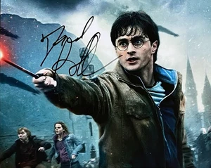 FOTO 8x10 firmada autografiada por Daniel Radcliffe de Harry Potter - Imagen 1 de 1