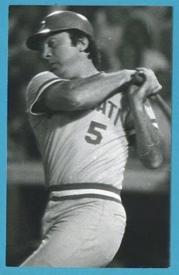 Johnny Bench (1977) Cincinnati Reds Vintage Baseball Postcard PP00716 - Image 1 of 2
